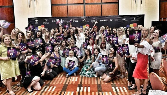 Curs extensii gene One Move practic by AMA Lashes